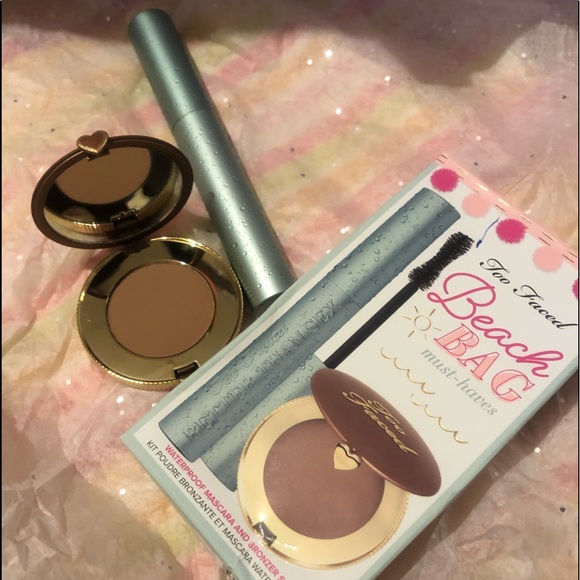 ⛱NWT Too Faced Beach Bag must- haves ⛱ - Picture 2 of 8